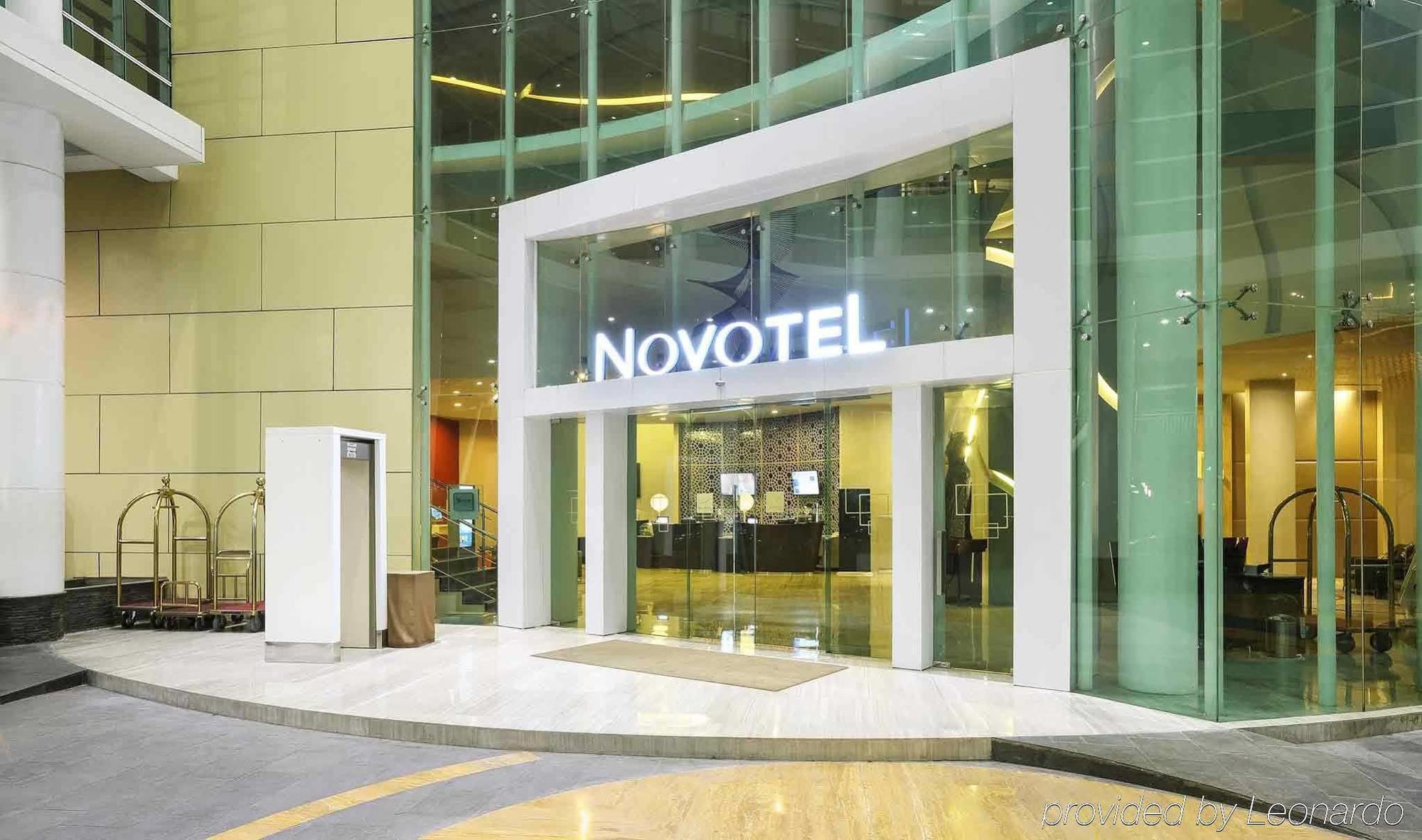 Novotel Jakarta Gajah Mada Exterior foto